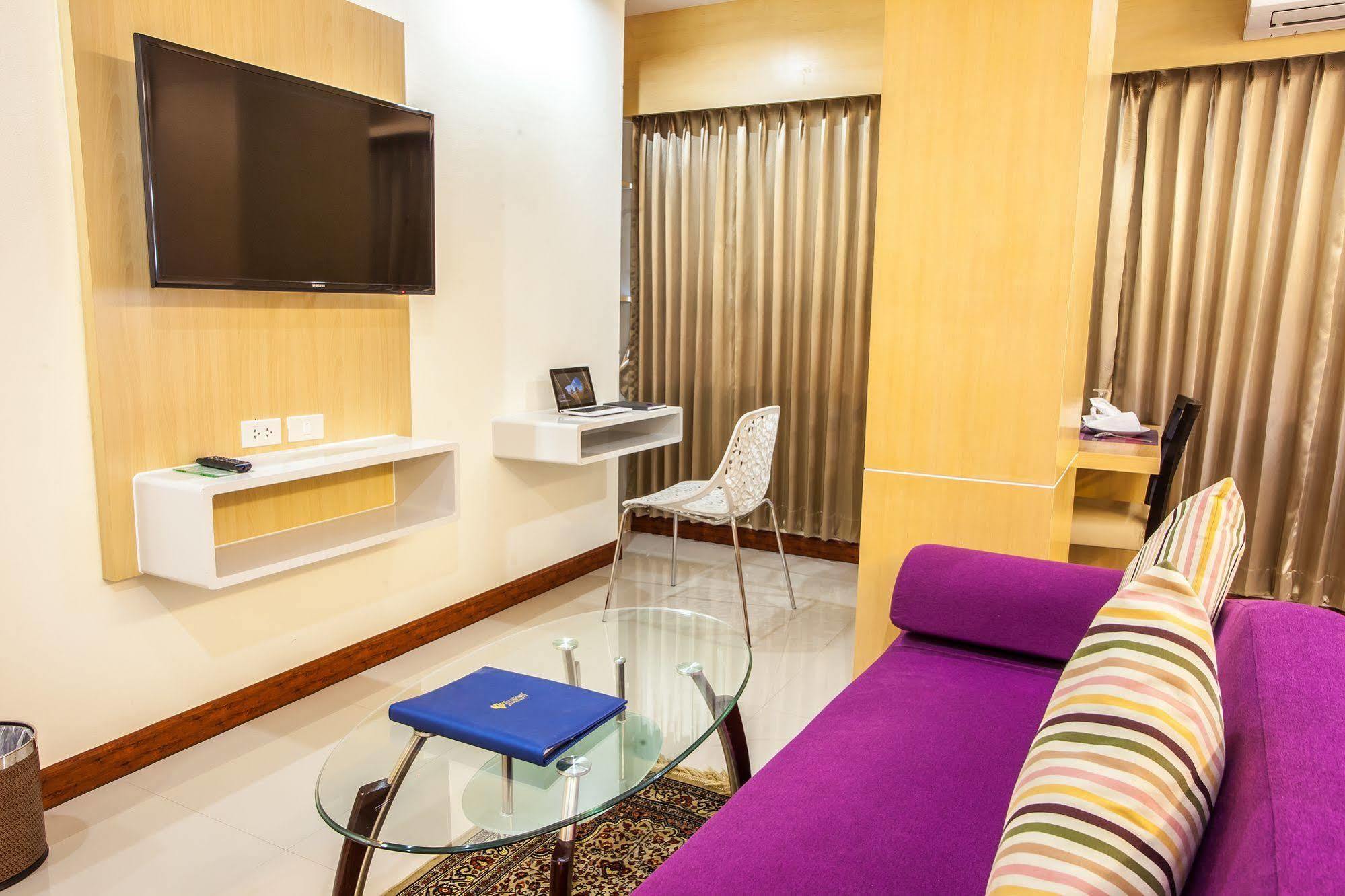 Oyo 234 Tara Grande Hotel & Spa Μπανγκόκ Εξωτερικό φωτογραφία