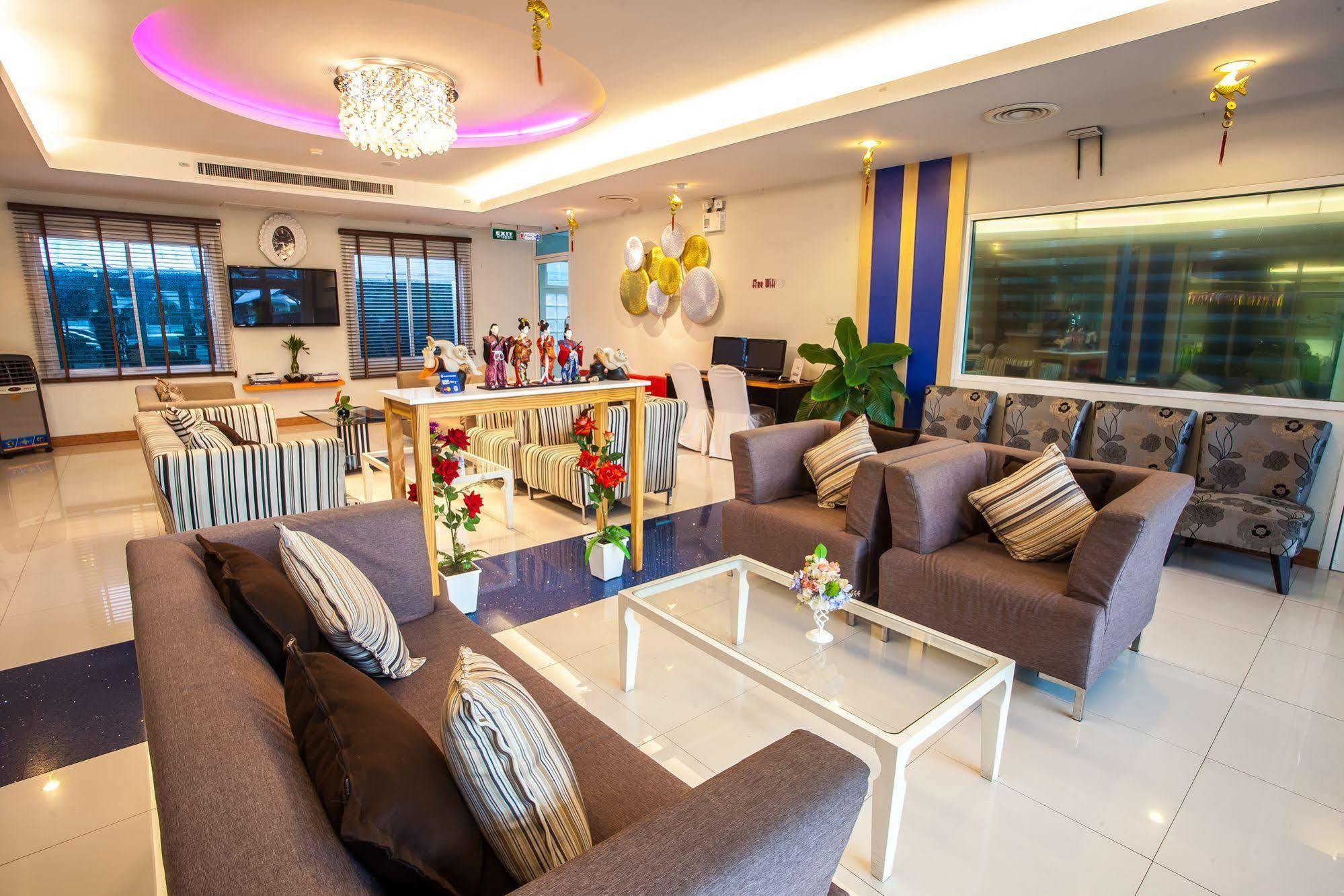 Oyo 234 Tara Grande Hotel & Spa Μπανγκόκ Εξωτερικό φωτογραφία