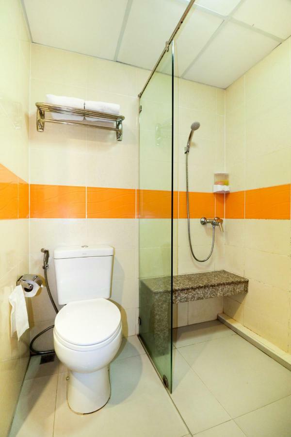 Oyo 234 Tara Grande Hotel & Spa Μπανγκόκ Εξωτερικό φωτογραφία