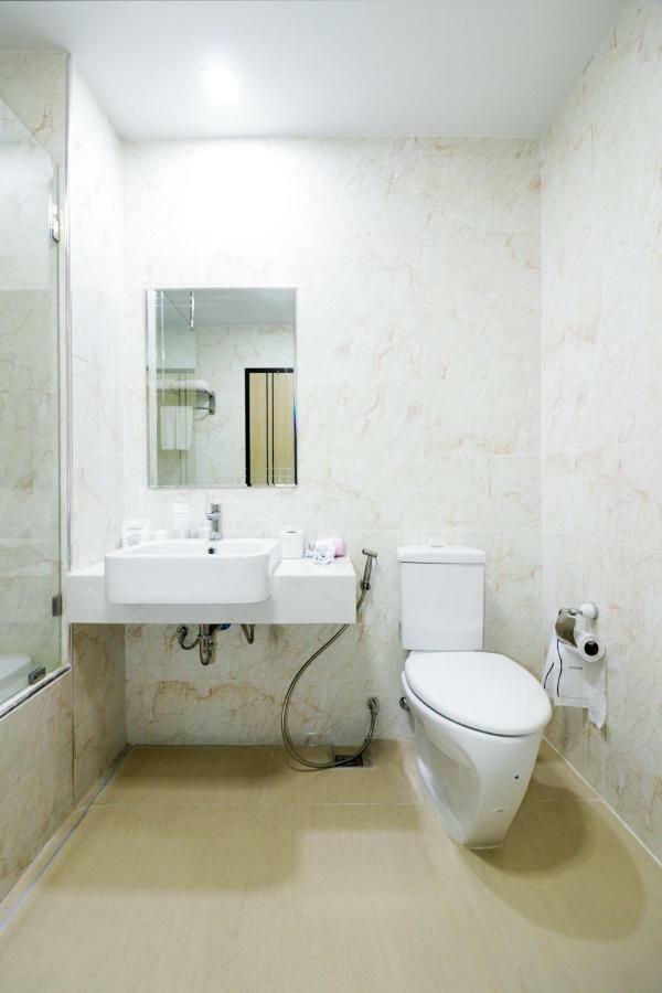 Oyo 234 Tara Grande Hotel & Spa Μπανγκόκ Εξωτερικό φωτογραφία